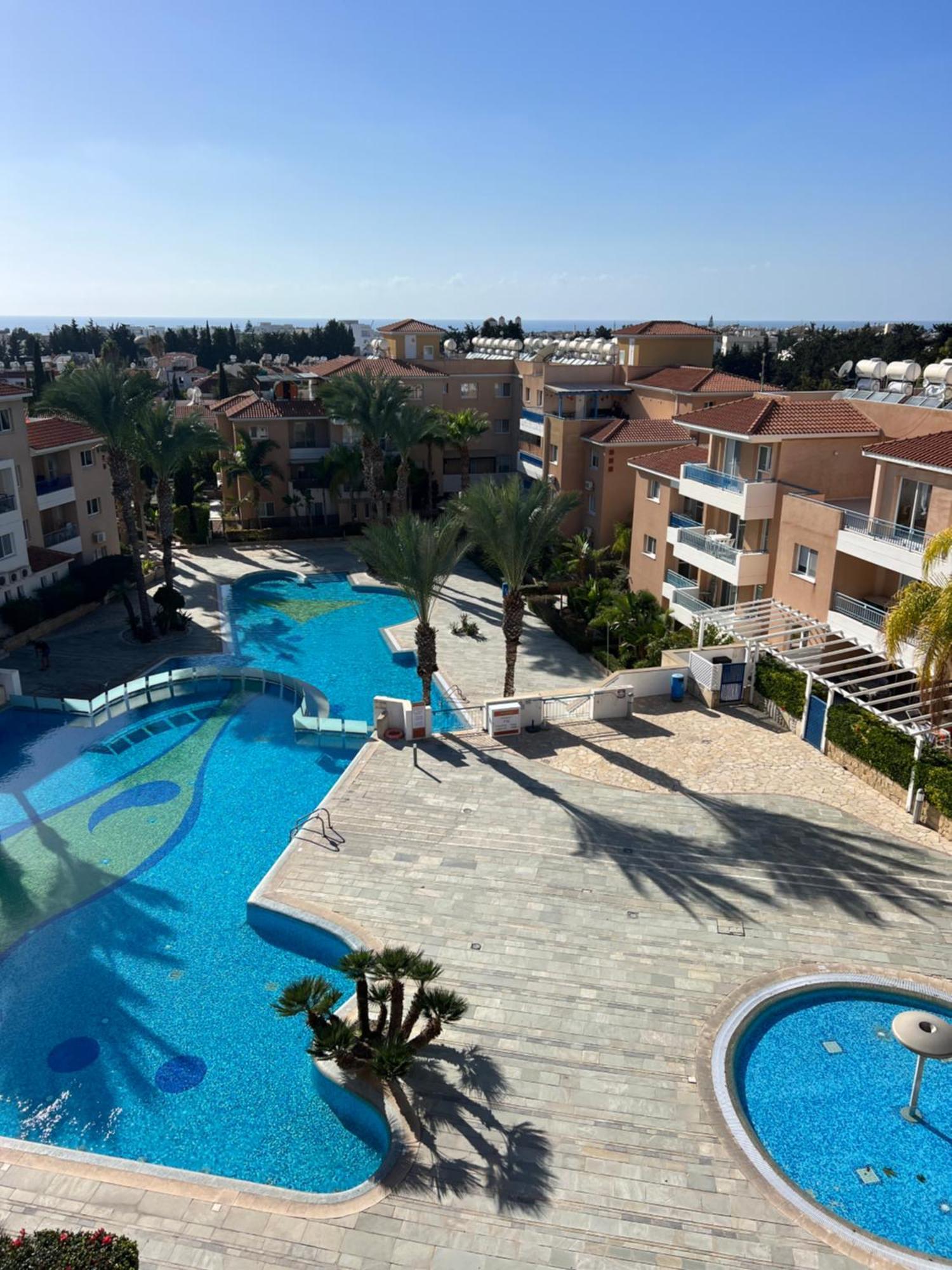 Iris Village Grand Apartment Paphos Buitenkant foto