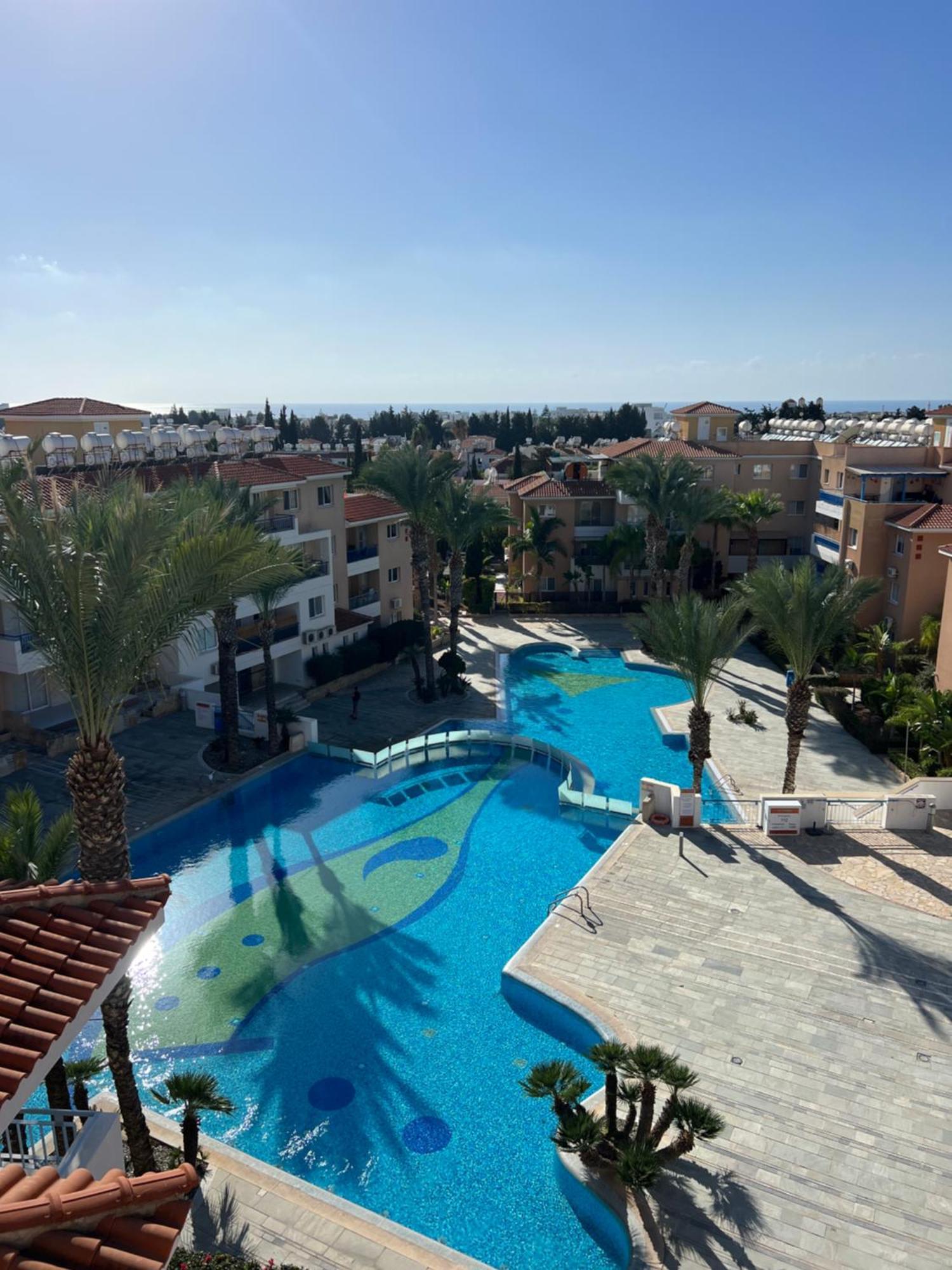 Iris Village Grand Apartment Paphos Buitenkant foto