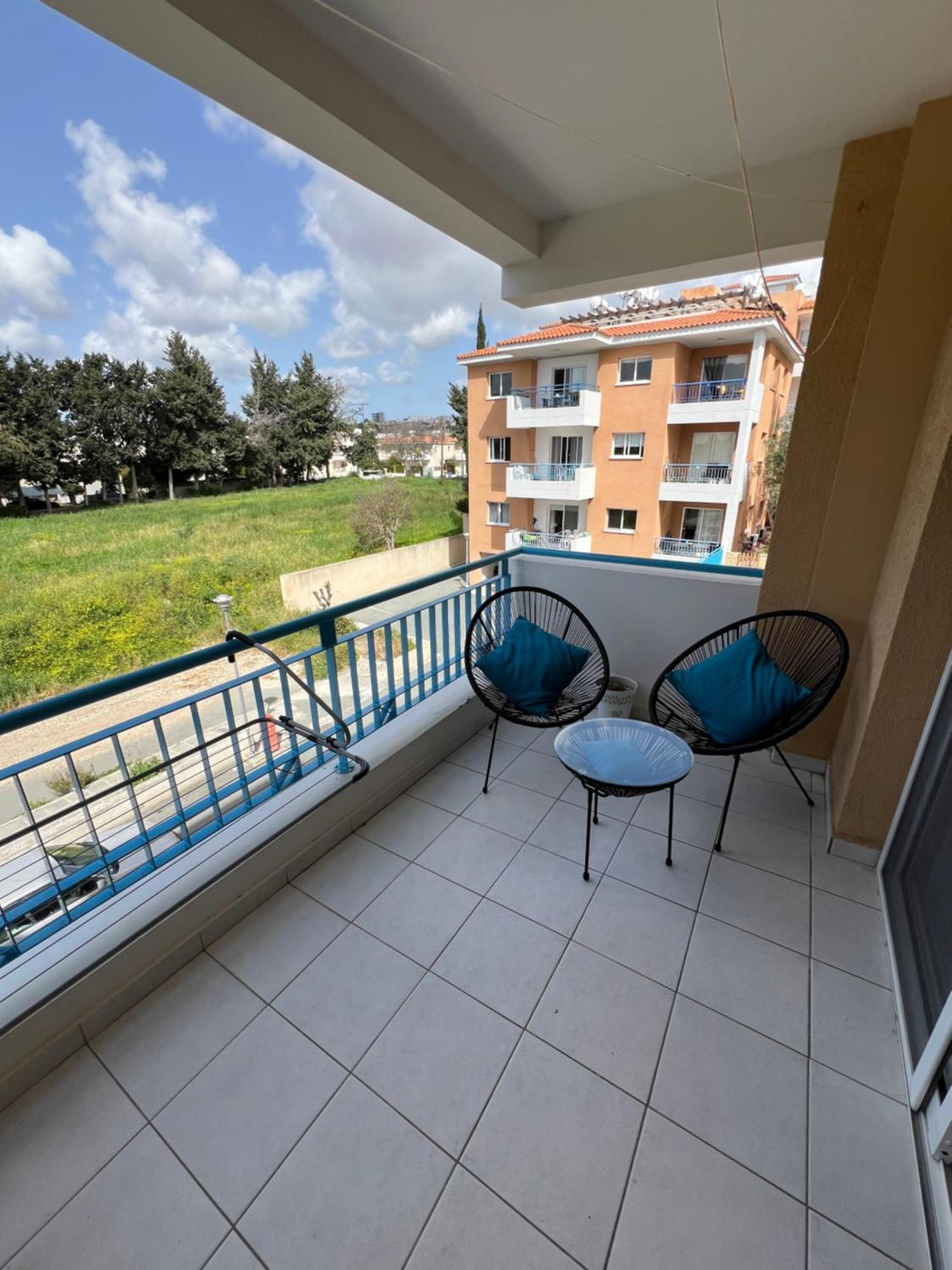 Iris Village Grand Apartment Paphos Buitenkant foto