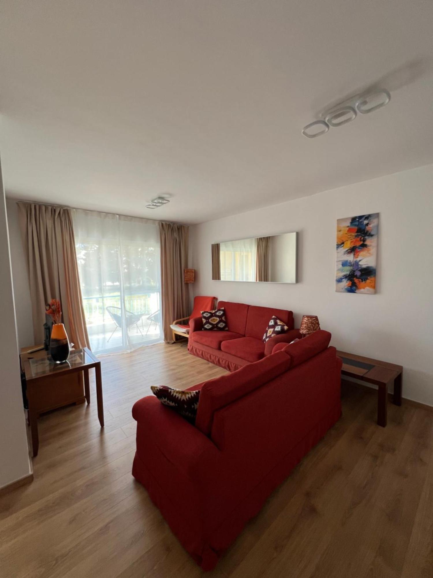 Iris Village Grand Apartment Paphos Buitenkant foto