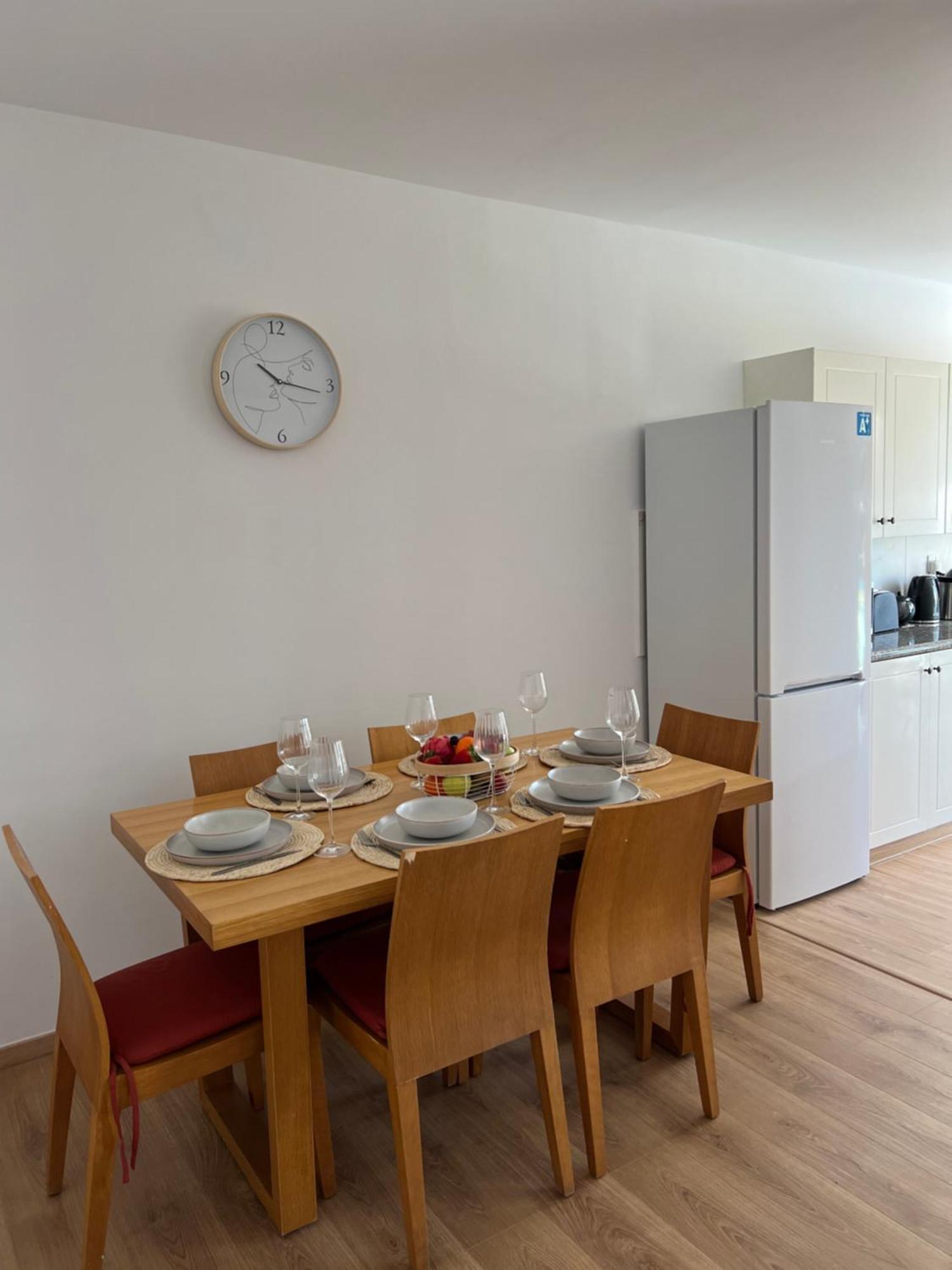 Iris Village Grand Apartment Paphos Buitenkant foto